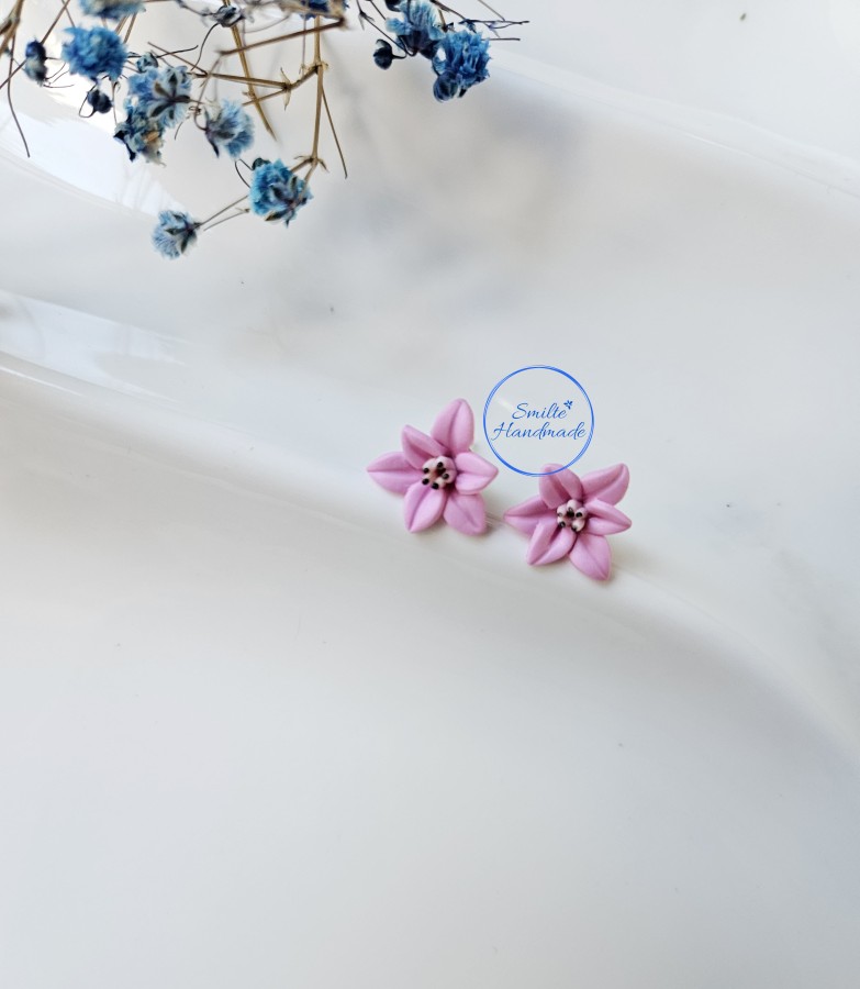 Auskarai su lelijomis Auskarai su lelijomis