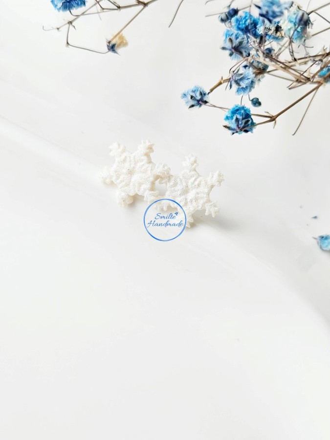 Auskarai baltos blizgios snaigės (2) Auskarai baltos blizgios snaigės (2)