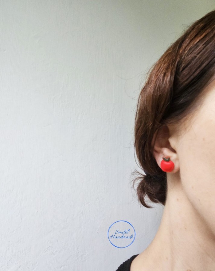 Auskarai prie ausies obuoliai (1) Auskarai prie ausies obuoliai (1)