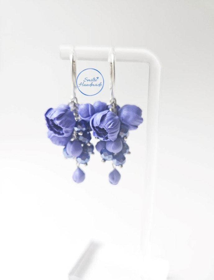 Auskarai su mėlynais bijūnais