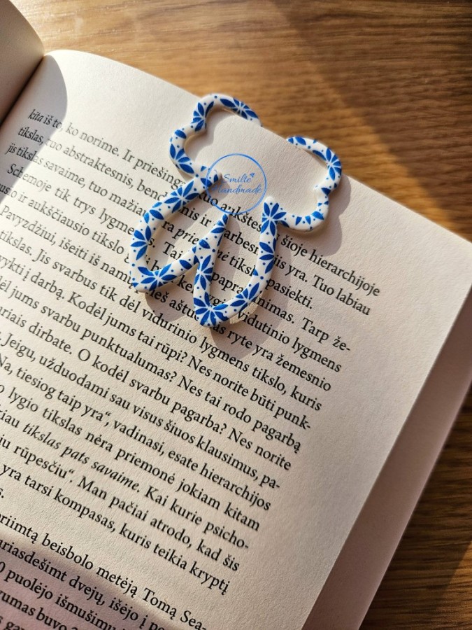 Knygų skirtukas kaspinas