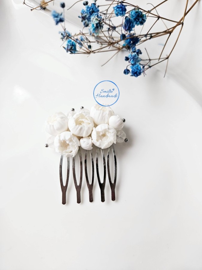 Plaukų papuošalas bijūnai Plaukų papuošalas bijūnai