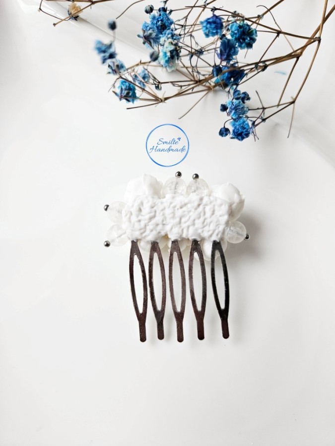 Plaukų papuošalas bijūnai Plaukų papuošalas bijūnai