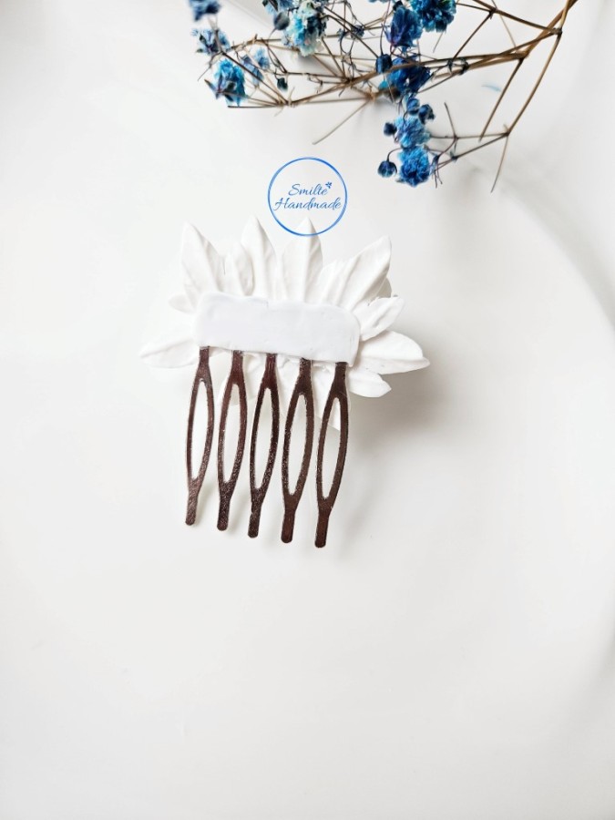 Plaukų papuošalas su bijūnais (šukos)