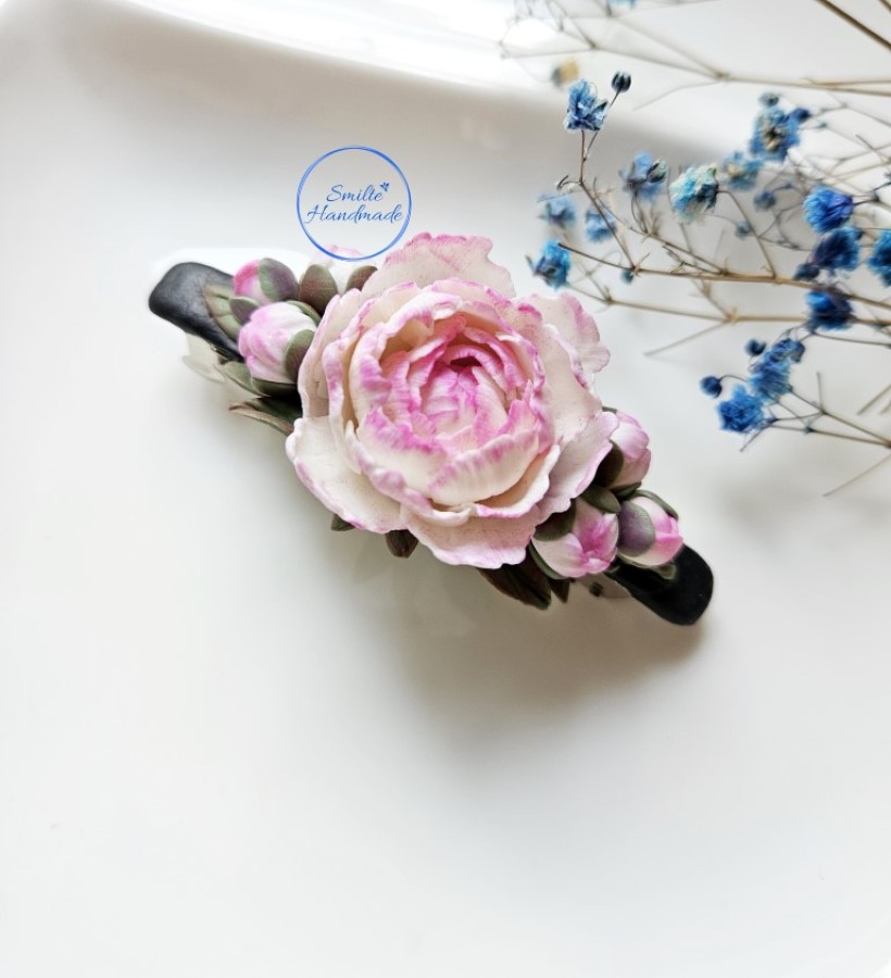 Plaukų segė su bijūnais