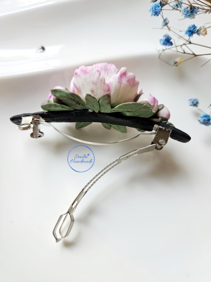 Plaukų segė su bijūnais