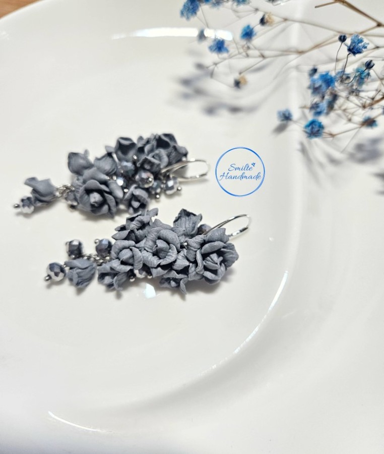 Proginiai auskarai rožės